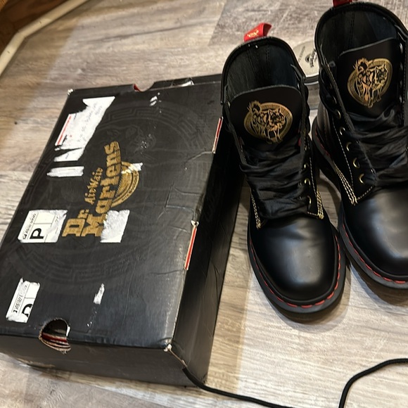 Dr Martens Year of the Dog uk5 - Picture 13 of 13